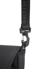 ASUS BC3004 ROG SLASH SLING BAG 4.0 – nærbillede af produktets detaljer (vinkel 2)