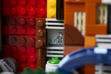 LEGO Batman 76271 – Gotham City fra The Animated Series – indvendig detalje i bymodellen