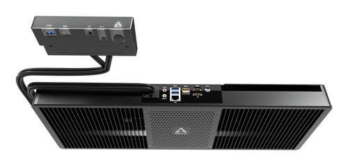 ARCTIC Senza 5700G – Windows 11 Home N – PC og separat betjeningspanel set skråt forfra