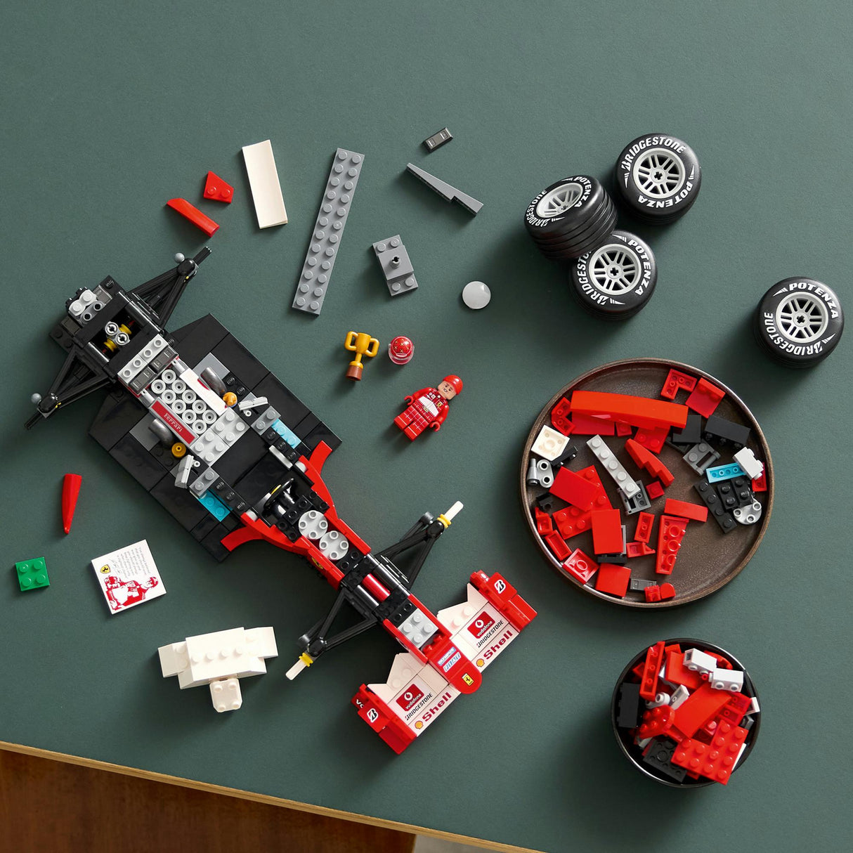 LEGO - Icons - Ferrari F2004 & Michael Schumacher (11375) LEGO