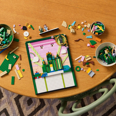 LEGO - Wicked - Emerald City Wall Art (75685) LEGO