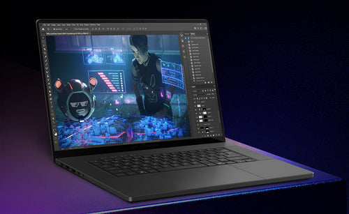ASUS ROG Zephyrus G16 GU606AP-TB041W – illustreret i brug (vinkel 6); tastaturlayout illustrativt