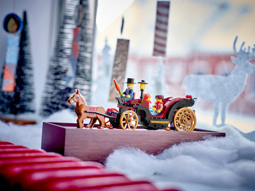 LEGO 40603 – Vinter-karettur – hestevognen udstillet i et vintermiljø