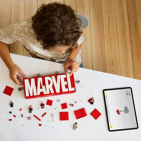 LEGO 76313 Marvel Logo & Minifigures LEGO