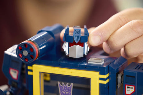 LEGO 10358 Icons Transformers: Soundwave Lego
