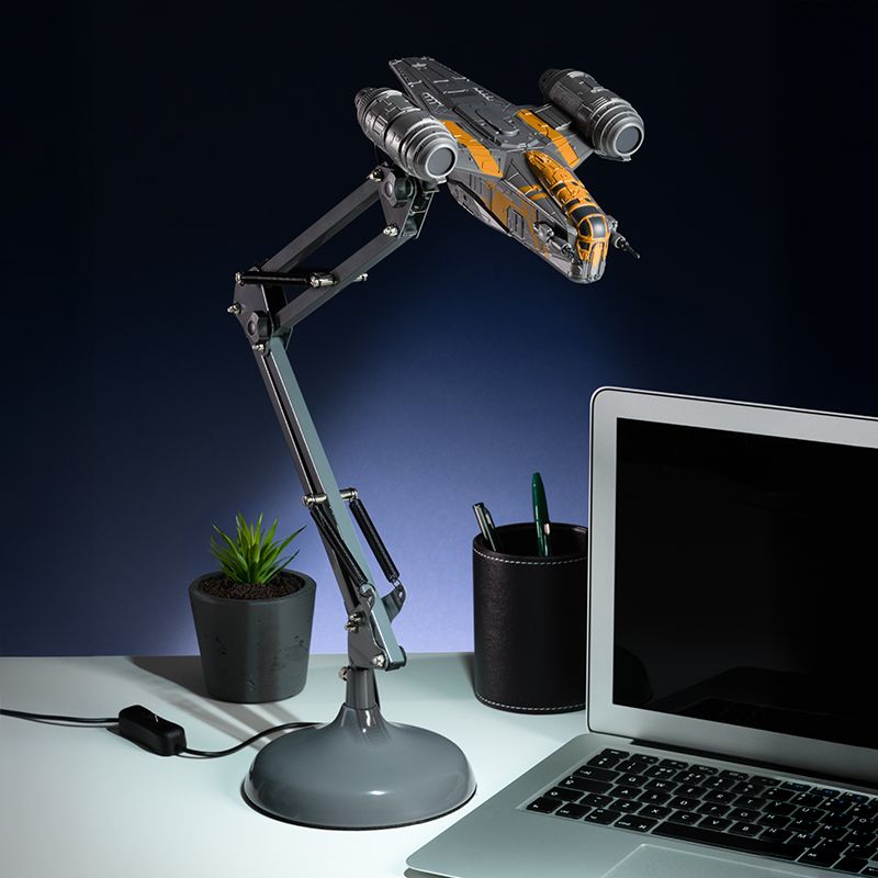 The mandalorian - Razor Crest Posable Desk Light Paladone