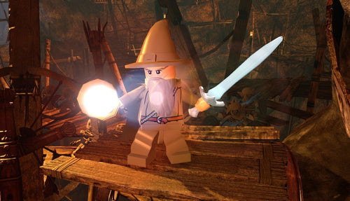 LEGO The Hobbit – Gandalf med sværd og lys i en spilscene