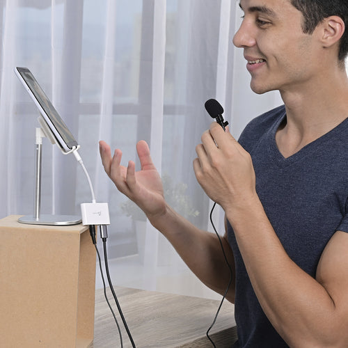 j5create JCA122-N – USB-C til 3,5 mm lyd med PD – Videoopkald med headset som eksempel