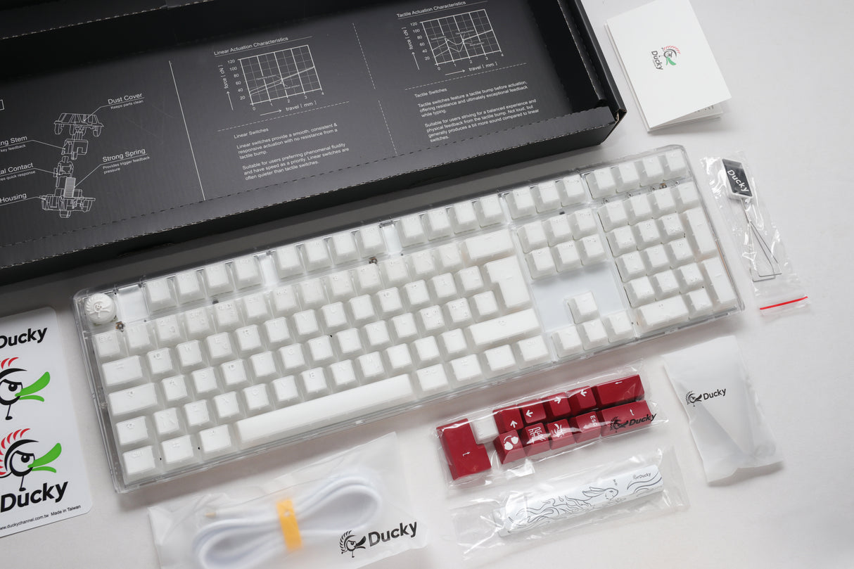 Ducky One 3 - Aura White Nordic - Fullsize - Cherry Silent Red- RGB