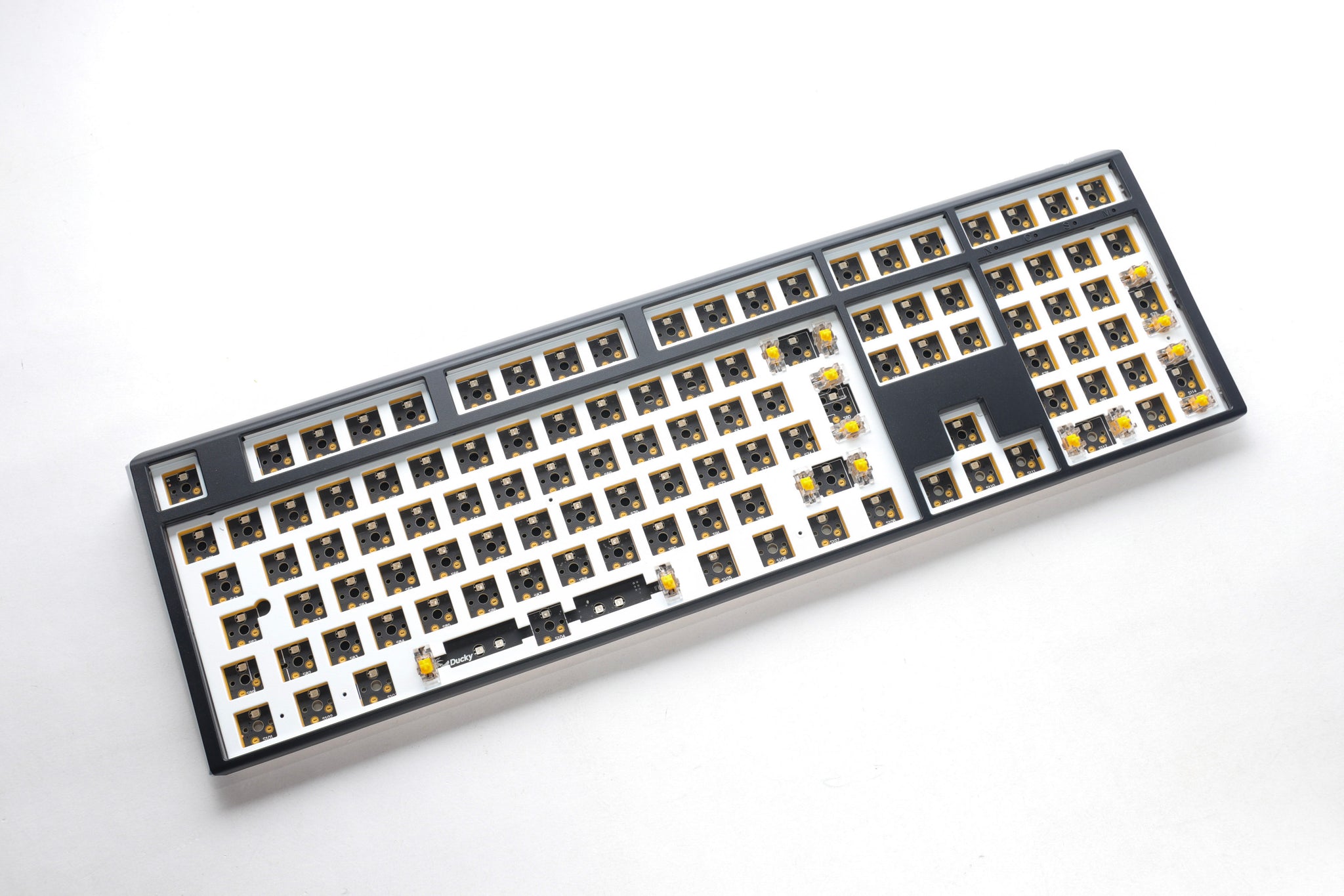 Ducky One 3 - Hot Swap ISO Barebone Schwarz - Volle Größe - RGB - Ohne Schalter/Tastenkappen
