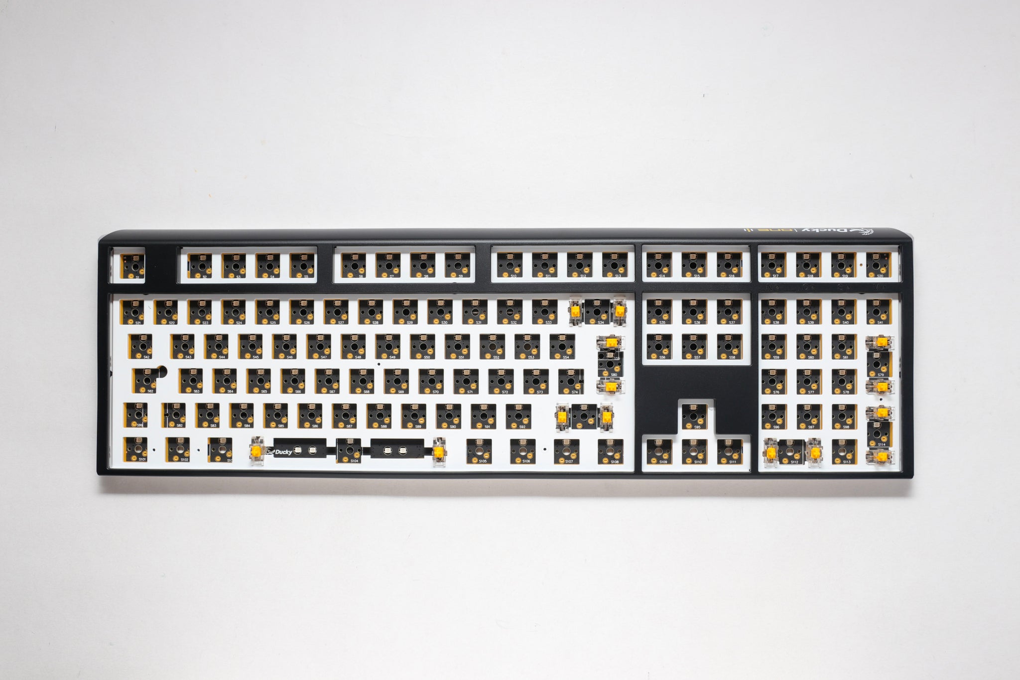 Ducky One 3 - Hot Swap ISO Barebone Schwarz - Volle Größe - RGB - Ohne Schalter/Tastenkappen