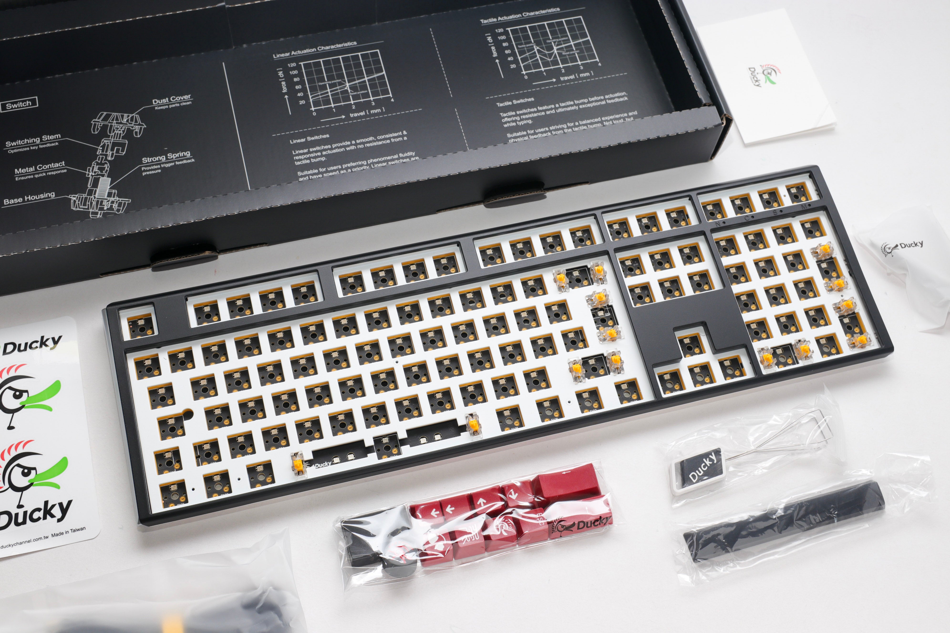 Ducky One 3 - Hot Swap ISO Barebone Schwarz - Volle Größe - RGB - Ohne Schalter/Tastenkappen