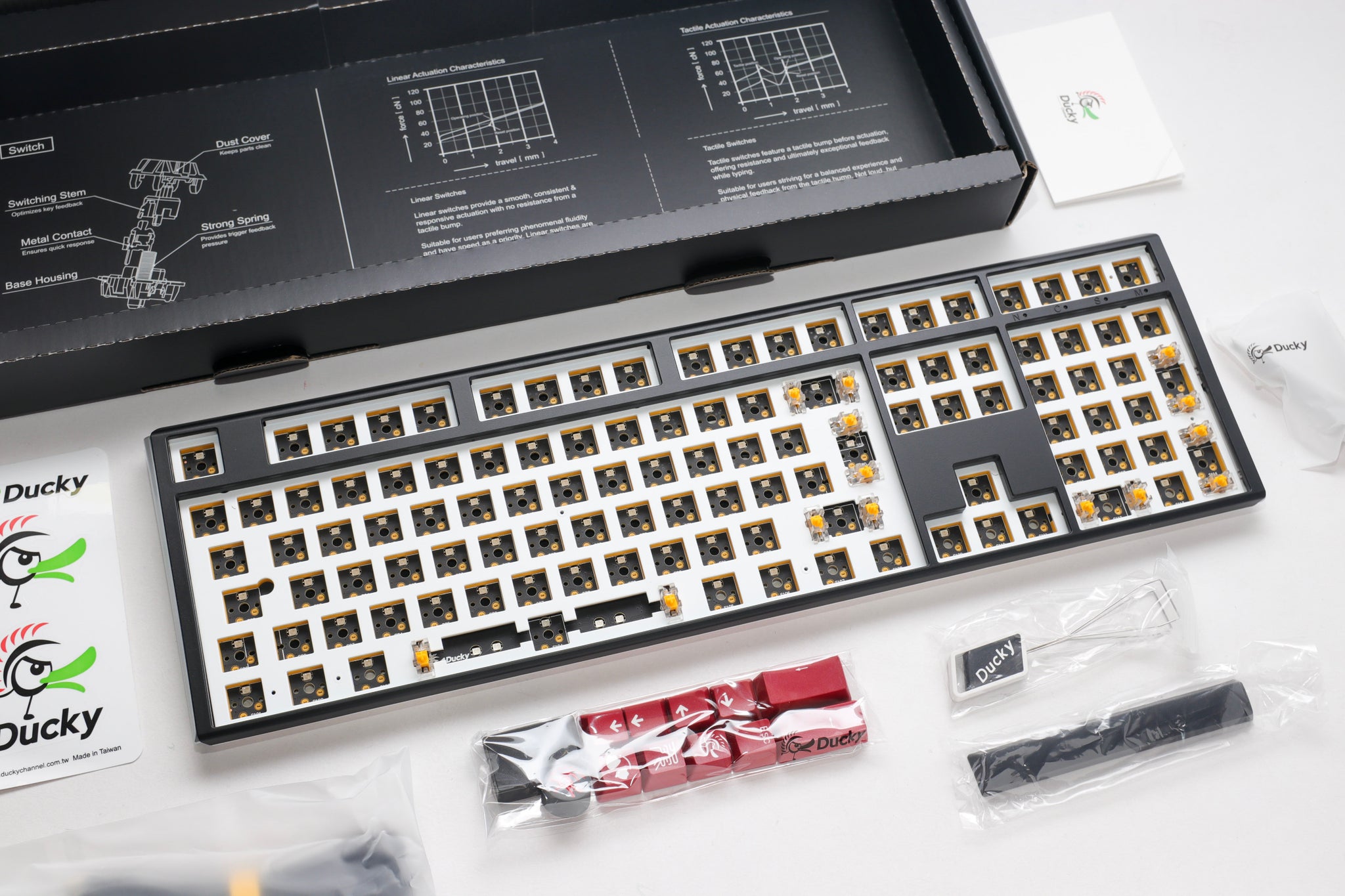 Ducky One 3 - Hot Swap ISO Barebone Schwarz - Volle Größe - RGB - Ohne Schalter/Tastenkappen