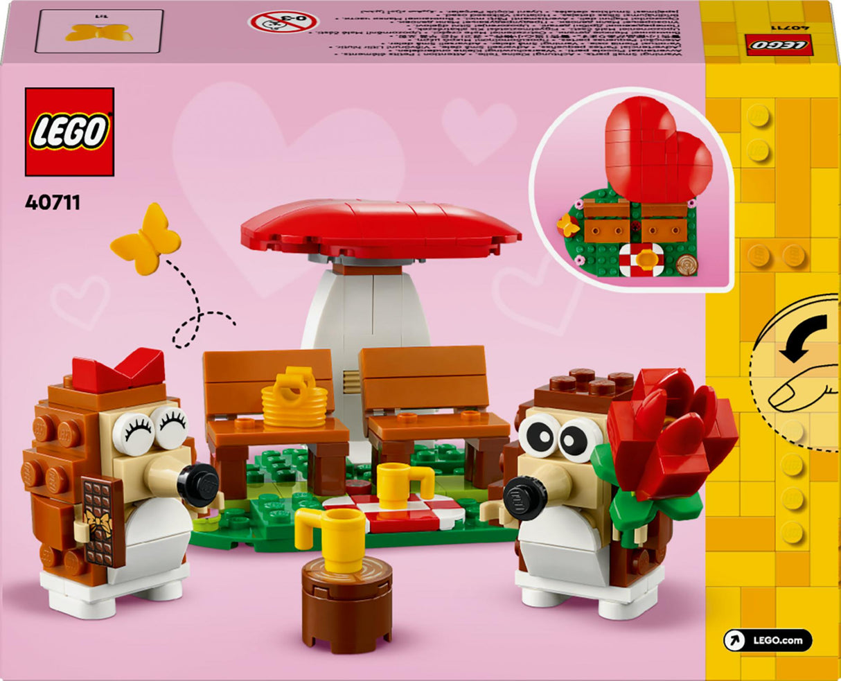 LEGO 40711 Iconic Hedgehog and her Picnic Date LEGO