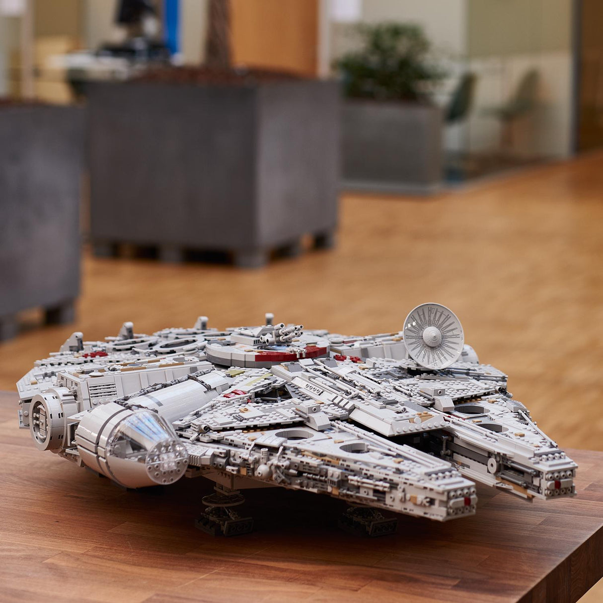 LEGO Star Wars - Millennium Falcon (75192.) Disney