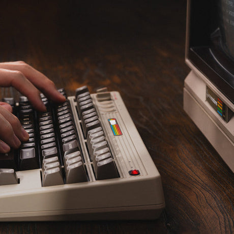 8BitDo Retro 87 Mechanical Keyboard C64 Edition ISO UK – Tastatur i brug