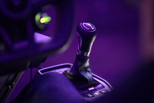 Turtle Beach VelocityOne Multi-Shift – gearskifter og håndbremse – Monteret gearskifter som eksempel