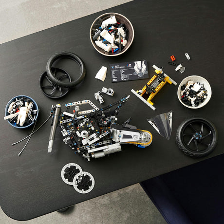 LEGO Technic BMW M1000RR 42130 LEGO