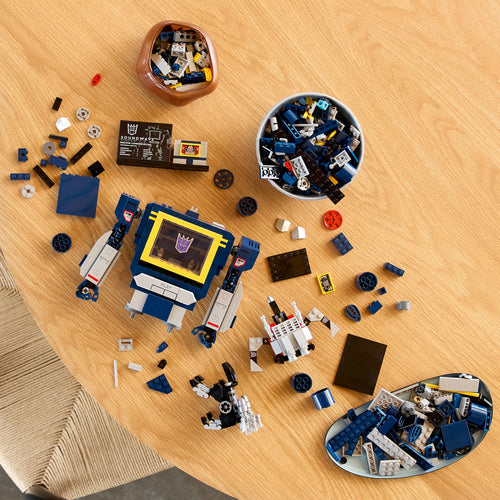 LEGO 10358 Icons Transformers: Soundwave Lego