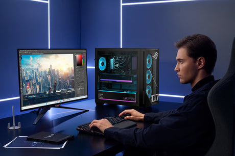 ASUS ROG G700 GM700TZ-R9800X283W – illustreret i brug (vinkel 2)