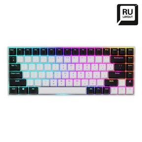 Hvidt Sharkoon SGK50 S3 tastatur med mørke taster og RU-layoutmarkering