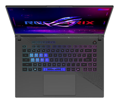 ASUS ROG Strix G16 G614PR-RV003W – taster og arbejdsflade set ovenfra; tastaturlayout illustrativt
