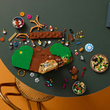 LEGO Ideas 21360 – Willy Wonka og chokoladefabrikken – klodser og delvist bygget fabrik set ovenfra