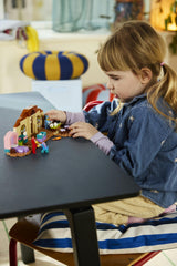 LEGO - Bluey - School with Rusty and Bluey (11221) LEGO