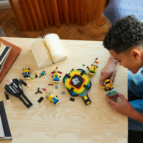 LEGO 75582 Minions Gru and the Minions made of LEGO bricks LEGO