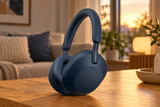 Sony WH-1000XM5 – trådløse hovedtelefoner med støjreduktion – blå – stemningsbillede